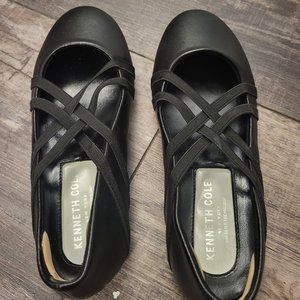 Kenneth Cole size 2 girls shoes